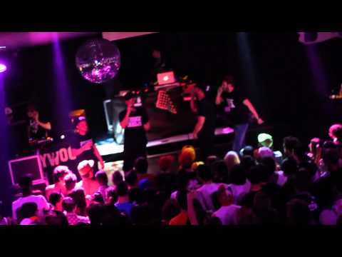 Coma Familia live  @ Apertura Club Dogo  -  preview nuovo album 2011