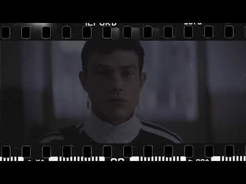 La ragazza con il cuore di latta - IRAMA (Testo/Lyrics)