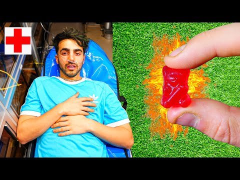 COMIENDO LA GOMITA MAS PICANTE DEL MUNDO *fui al hospital*