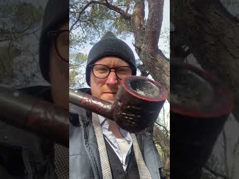 My Dunhill story. Smoking some very old Standard Mixture Medium.