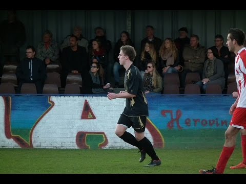 Herovina 1 - Heukelum 1, Tim Schwebke en Sil van Putten krijgen de bal er niet in,
