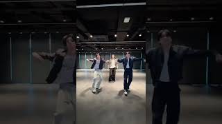 Download lagu #suho did the 'xo' challenge with enhypen’s #jake and #jungwon .EXO sign at the end??? #enhypen #exo mp3 Download lagu #suho did the 'xo' challenge with enhypen’s #jake and #jungwon .EXO sign at the end??? #enhypen #exo mp3