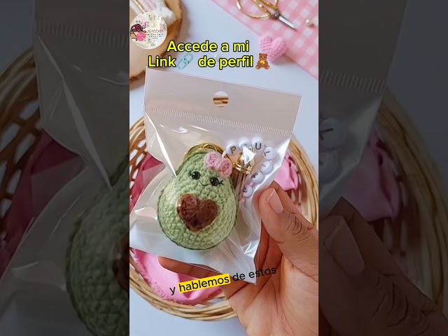 Vídeo relacionado con Dryxog Regalos Personalizados Profesoras Peluches Regalos Personalizados para Mujer Profesora Divertidos Amiga Flores de Crochet Graciosos Amuleto Suerte Mutuo Apoyo Emocional (Abeja)