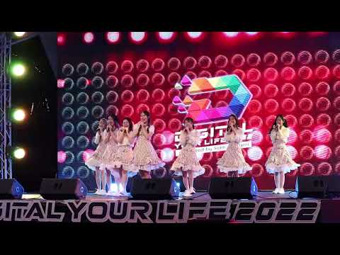 ตึกตัก (TukTak) - DAISY DAISY @Digital Your Life 2022 Siam Paragon