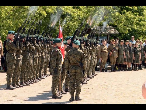 Rocznica Obławy Augustowskiej. Hołd na wzgórzu krzyży w Gibach