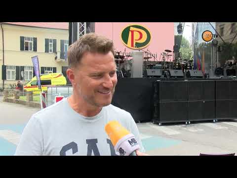 Trio Vivere pred nastopom na otvoritveni slovesnosti Trojicafesta