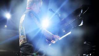 18  Oceans Away (Elton John- Live in Birmingham 15.03.2014)