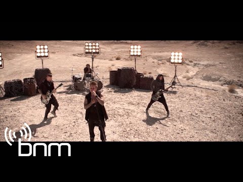 Papa Roach - Face Everything And Rise (Official Video)