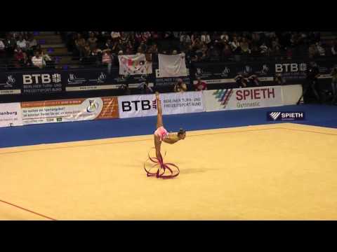 Berlin Masters 2012: Laura Jung with ribbon