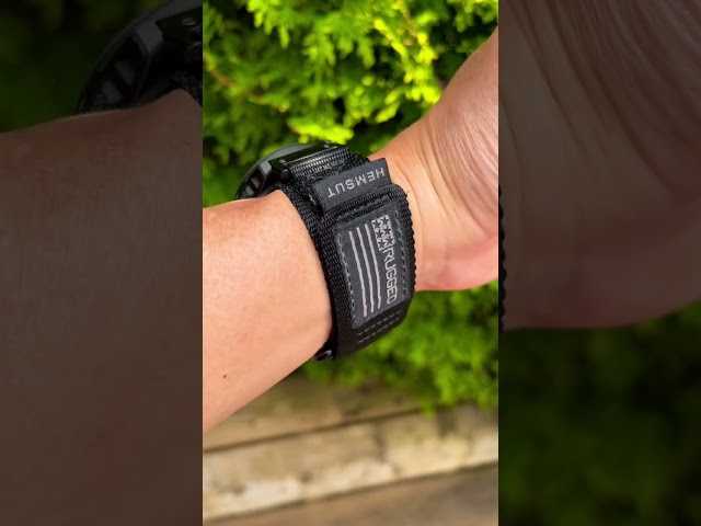 Vídeo relacionado con Astorgos 1Pack Sport Watch Band Compatible con Garmin Instinct Esports/Solar/Tactical/Tide Military Watch/Instinct 2 Sports GPS, Pulsera de Silicona Suave Reemplazo de la Correa, Camuflaje Mosaico
