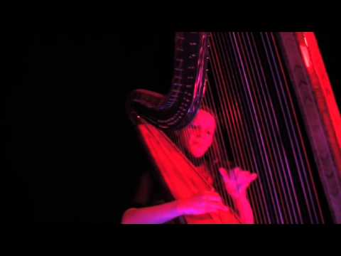 Sophia Warczak in: Duett für Luftring und Harfe