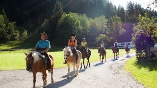 preview picture of video 'Reiterferien in Tirol, Österreich - Hotel Haflingerhof Wildschönau'