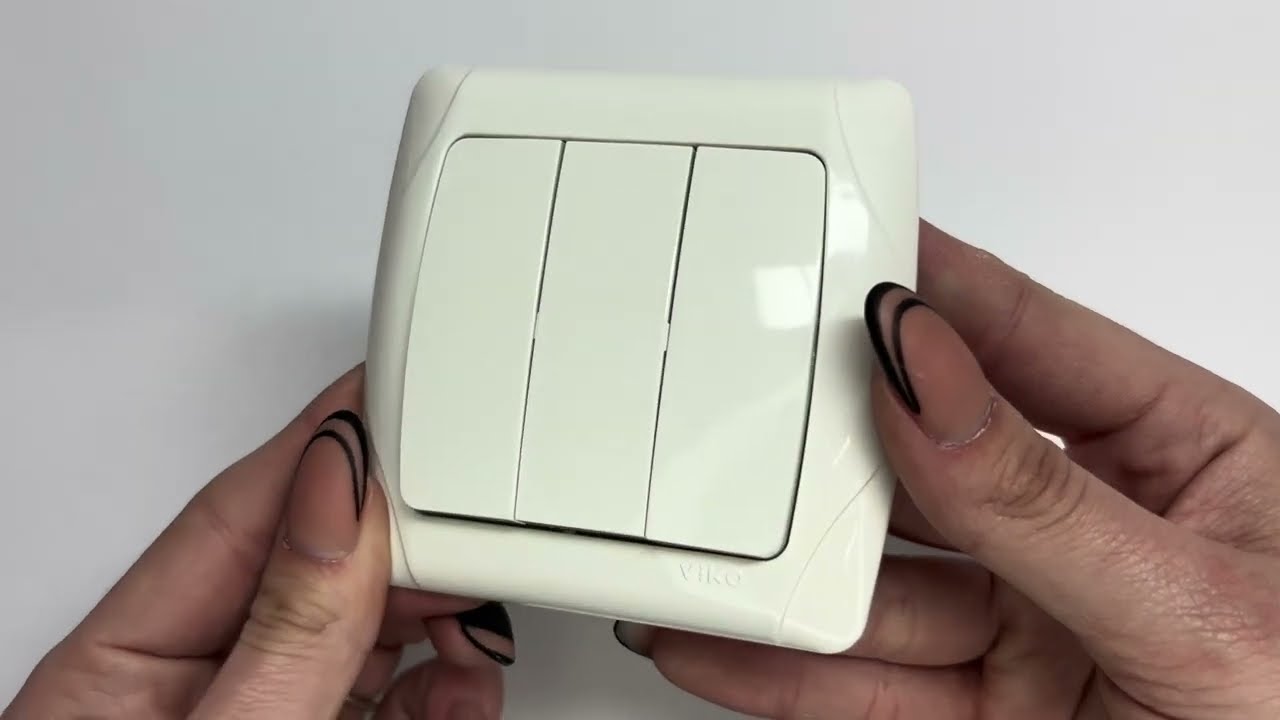 Вимикач триклавішний VIKO Carmen білий 90561068