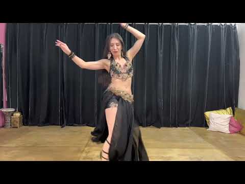 Camila Iara - Dança Oriental Improviso