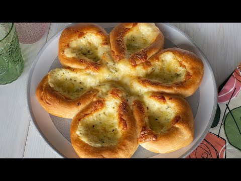 Flower-Shaped Pull-Apart Fondue Bread