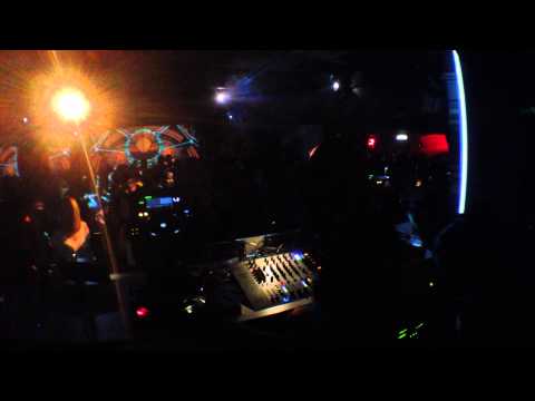 Neverdogs @ Club Midi [22.05.2015]