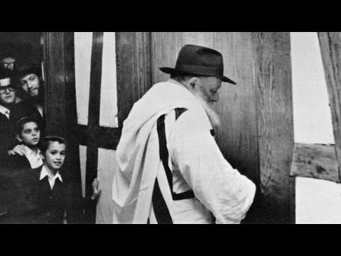 What Did the Rebbe Do Before Kol Nidrei?