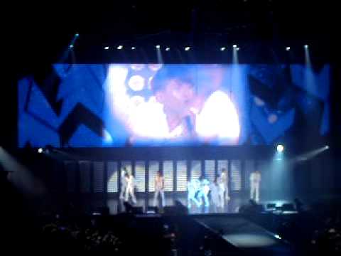 110611 SMTown Paris Bonamana + A man in love