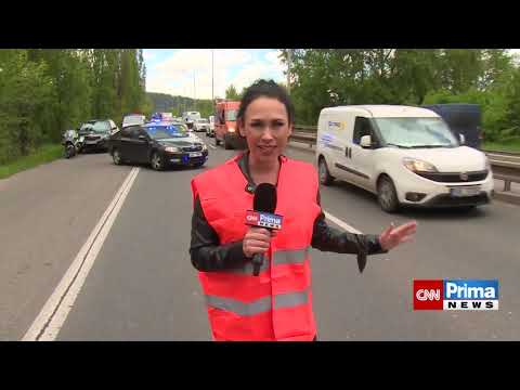 Řidiči si na mobil natáčeli nehodu, při níž zemřeli dva lidé. Policie jim dala pokutu