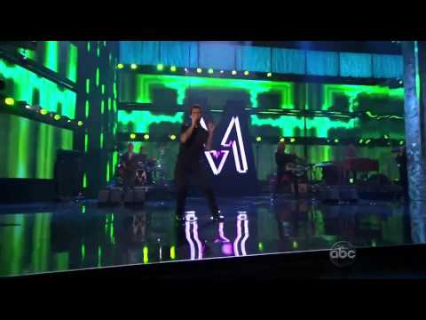 Maroon 5  ft. Christina A. - Moves like jagger  - AMA 2011