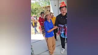 Kan Jom Phalang goes to work before the press conference. Villagers come out to give support. ✌...