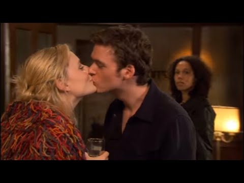 Hope Springs 1x4 Kiss scene - Richard Madden & Christine Bottomley