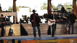 Montgomery Gentry singing &#39;Speed&#39; in concert at Bands Brew &amp; BBQ at SeaWorld Orlando