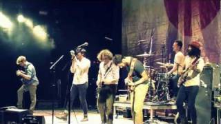 Mike and Ben from Incubus perform &quot;My Body&quot; w/ Young The Giant