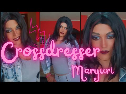 CROSSDRESSER.  MARYURI IN A SET OF LEGGINGS AND GRAY BLOUSE. 💞