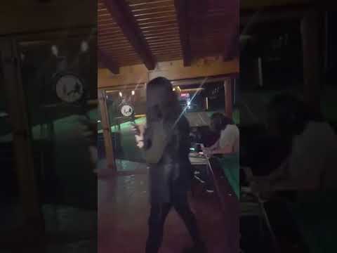 Samo pesma zna/ Usnija Redžepova-Nataša Milinčić  i Čavka uživo