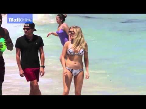 Ellie Goulding Ass