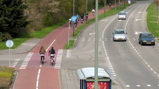 preview picture of video 'Separate cycle path next to dual carriageway in the Netherlands'
