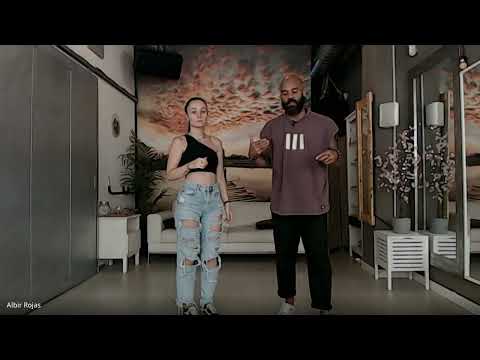 🇬🇧 2 ways to do Pivots in Kizomba Fusion 🇪🇸 2 formas de hacer Pivotes en Kizomba Fusion