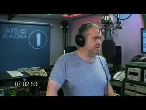 Moyles - The Sun's article on Chris (Web Streaming Tue 14 Jul 07:00-07:13)