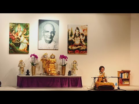 Satsang + Mantrasingen + Meditation mit Shaktipriya - Yoga Vidya live 07:00 Uhr - 24.11.2020