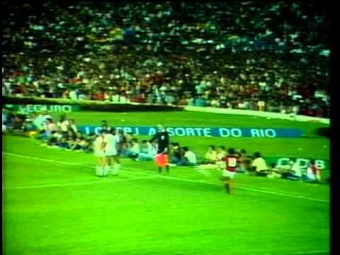 Solera mostra a decisão do campeonato de 1983 (Taça de Ouro) entre Flamengo X Santos