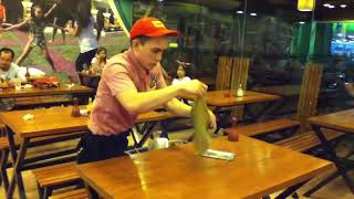 Worker Cleans Table Very Fast! #FunnyVideos #Shorts