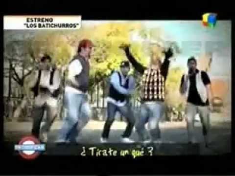 los batichurros tirate un paso sin codificar (official clip).avi