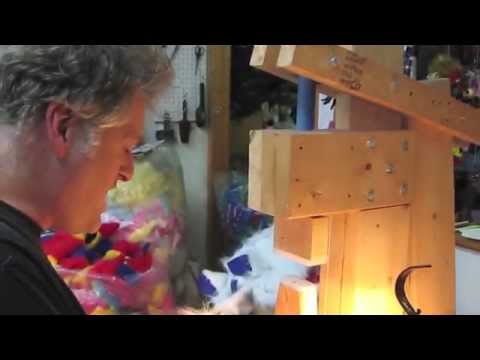 Diabolo Puppets, madness in the workshop