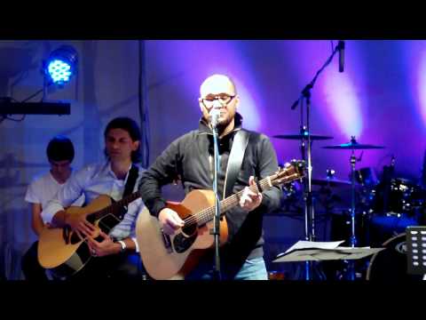 Sunny Un cantec nou un freamat se aude.MOV