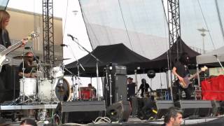 Band of Skulls - You&#39;re Not Pretty But You Got It Goin&#39; On @ Ejekt 2012