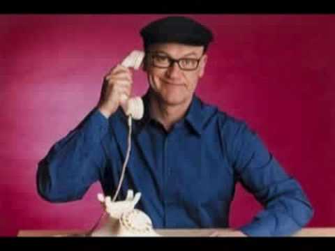 Polizei Notruf Schwaz in Tirol, ein Zillertaler diskutiert mit einem Polizisten -Tirol Zillachtola