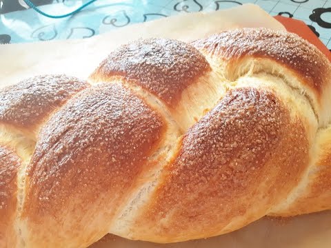 Brot Backen: Hefezopf - weiches süßes Brot in einem Zopf