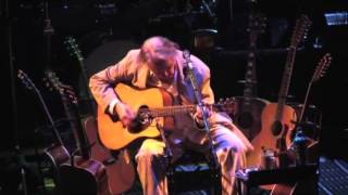 Neil Young - Cowgirl In The Sand (LIVE) - Massey Hall, Toronto, Ontario