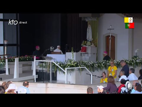 Chapelet avec des malades à la Chapelle des Apparitions du Sanctuaire de Notre-Dame de Fatima