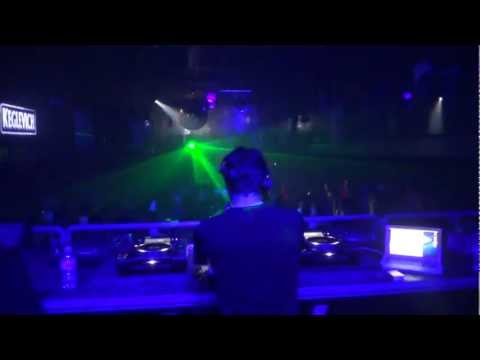 LEON @ MAGAZZINI GENERALI - 28 NOVEMBRE 2012 - [HD]