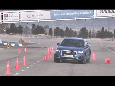 Audi Q2 2016 – Maniobra de esquiva (moose test) y eslalon | km77.com