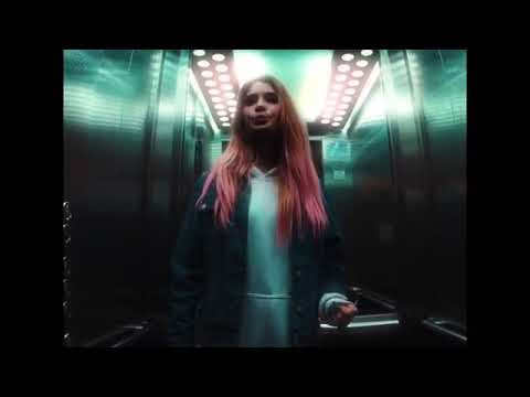 Hola Bebé - Bhavi ft Eladio Carrion (Video)