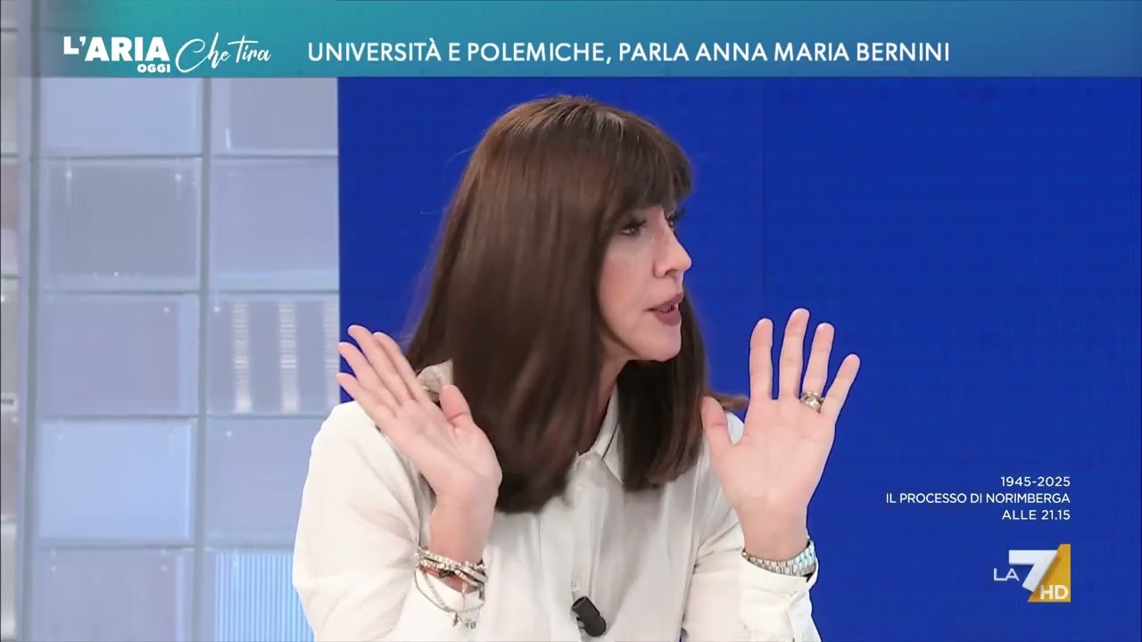 La frecciatina di Anna Maria Bernini a Leonardo Dimola: "C'è chi studia per fare il medico e ...