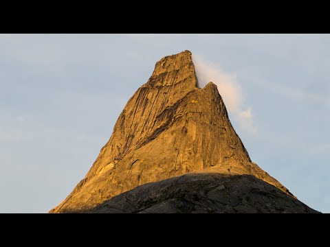 Climbing The Legendary "Sydpillaren" on Stetind